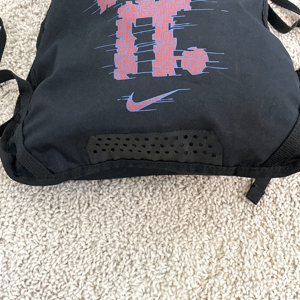 Nike Lightweight Backpack - Picture 5 of 8